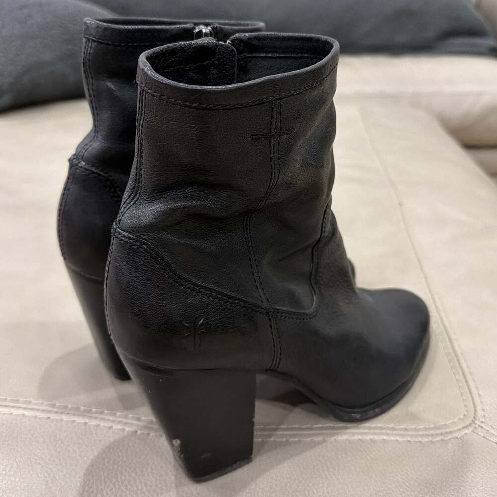 SALE❤️ Frye Patty Artisan Zip Black Leather Block Heel Ankle Booties - Picture 6 of 10